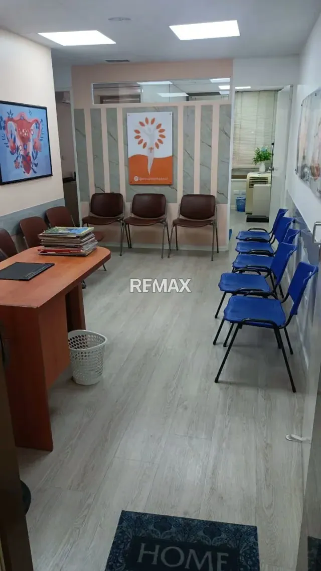 Alquiler de Cubículo Médico Equipado – Av. Libertador (La Campiña) - 2