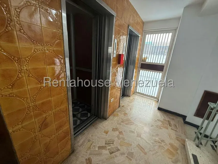 Apartamento (1 Nivel) en Venta en San Bernardino, Distrito Metropolitano - 22