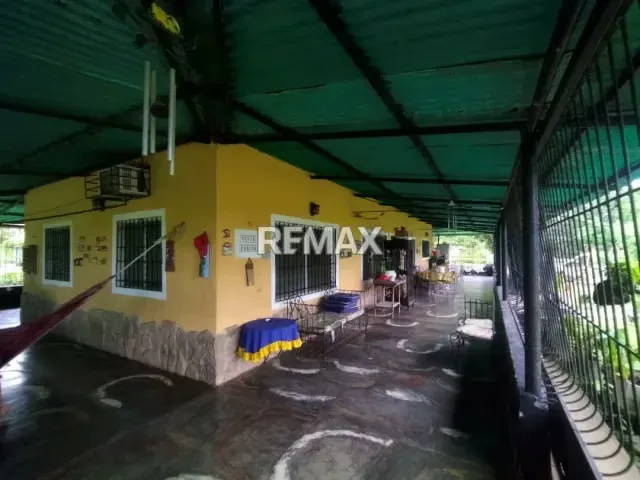 En Venta Granja con Casa de Campo y Excelente Potencial Turístico en vía Maturín - Orocual. - 12