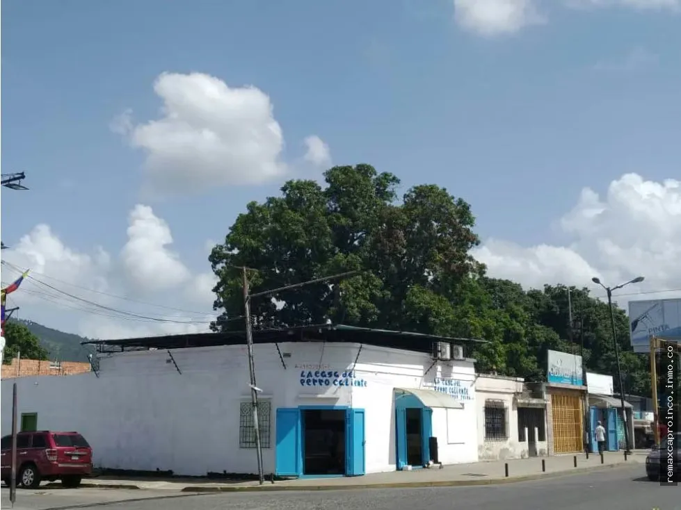 TERRENO 1295 m2 PARA USO COMERCIAL AV UNIVERSIDAD