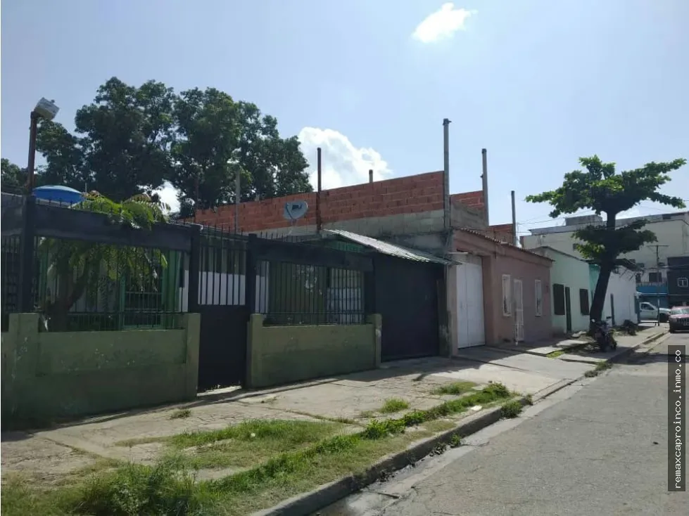 TERRENO 1295 m2 PARA USO COMERCIAL AV UNIVERSIDAD - 4