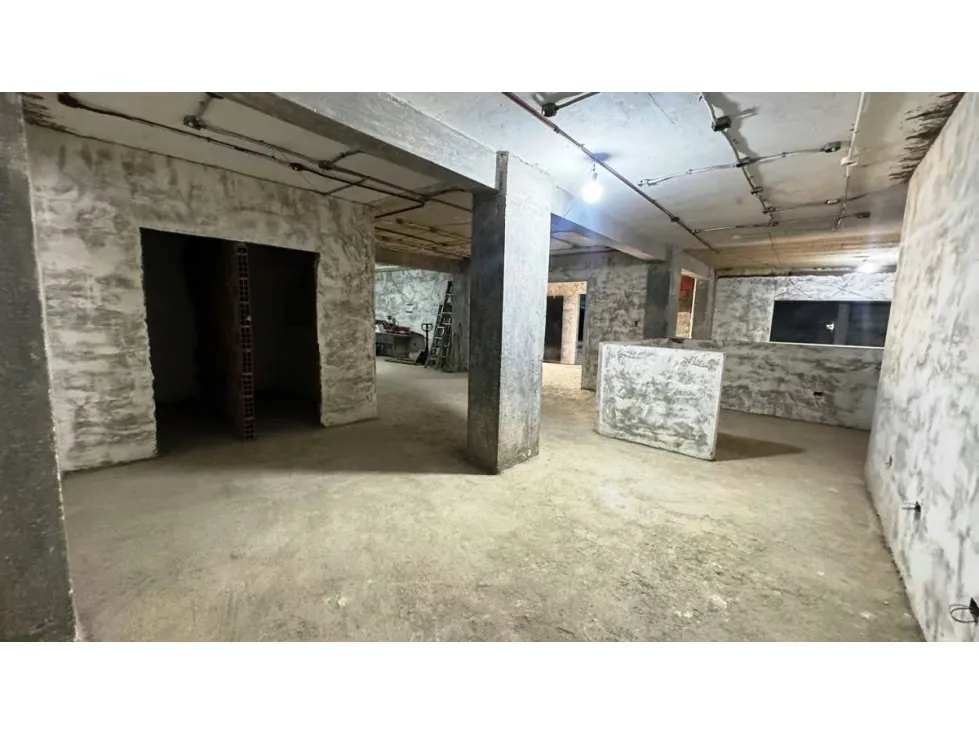 LOCAL COMERCIAL - PARROQUIA ALTAGRACIA - 666 Mts2 - 6