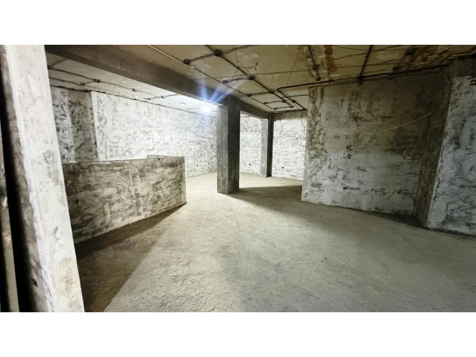 LOCAL COMERCIAL - PARROQUIA ALTAGRACIA - 666 Mts2 - 7