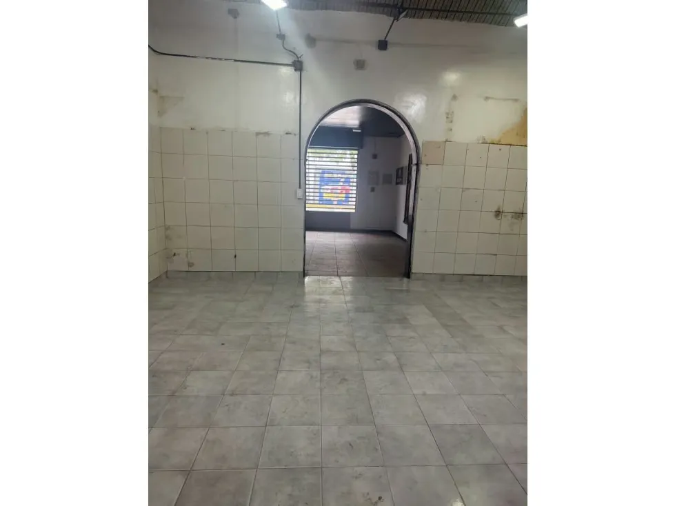 Alquilo local a pie de calle 120m2 Chacao 1679 - 14