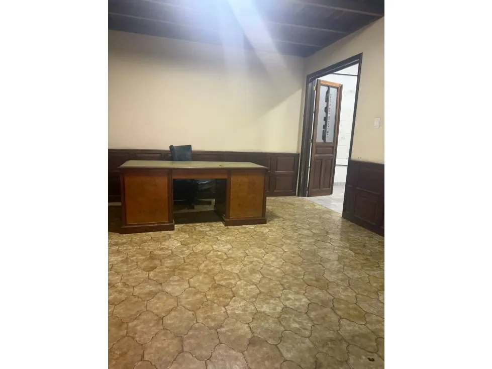Alquilo local a pie de calle 120m2 Chacao 1679 - 16
