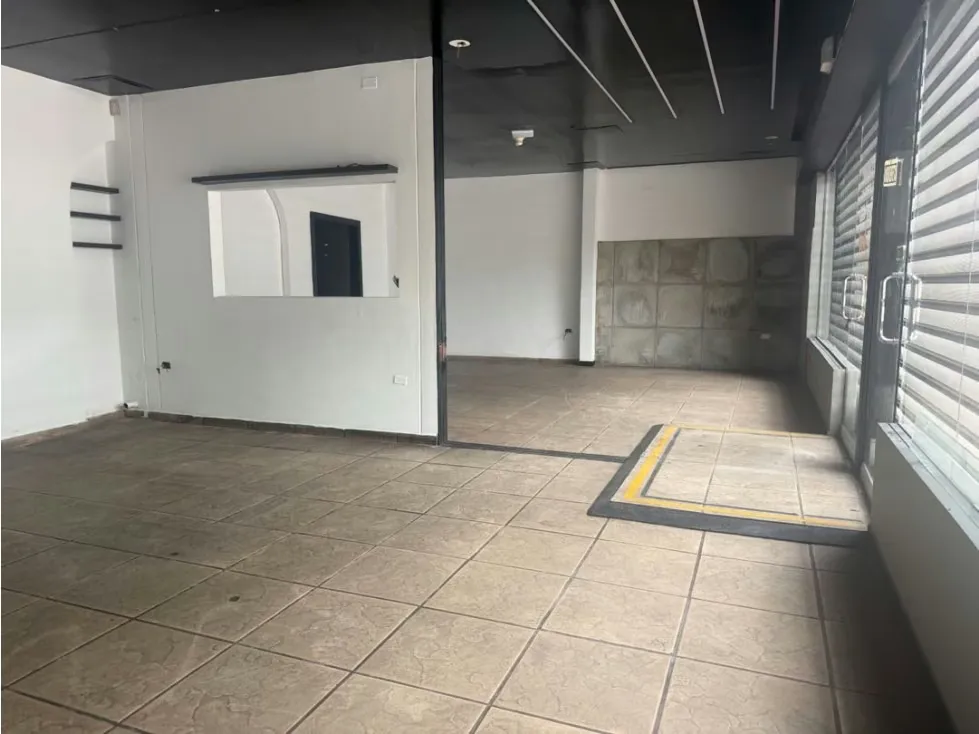 Alquilo local a pie de calle 120m2 Chacao 1679 - 10