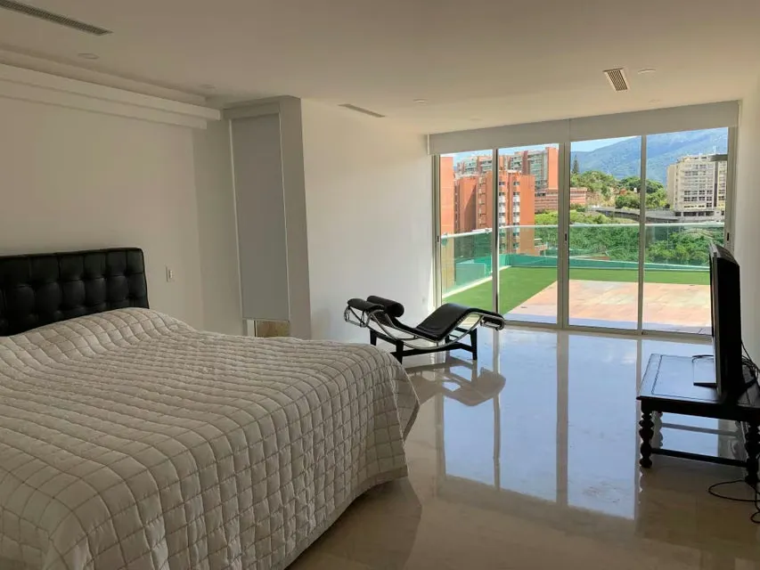Apartamento (1 Nivel) en Alquiler en Mirador de Los Campitos I, Distrito Metropolitano - 26
