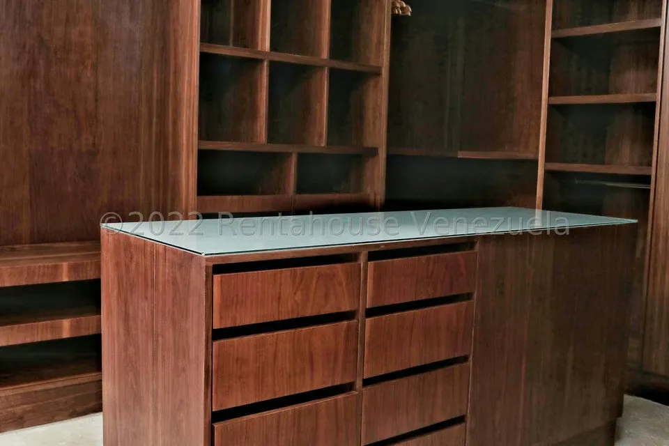 Apartamento (1 Nivel) en Alquiler en Mirador de Los Campitos I, Distrito Metropolitano - 28
