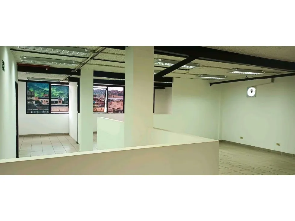 Local Comercial Piso Industrial en Alquilar en Los Rosales, Caracas - 2