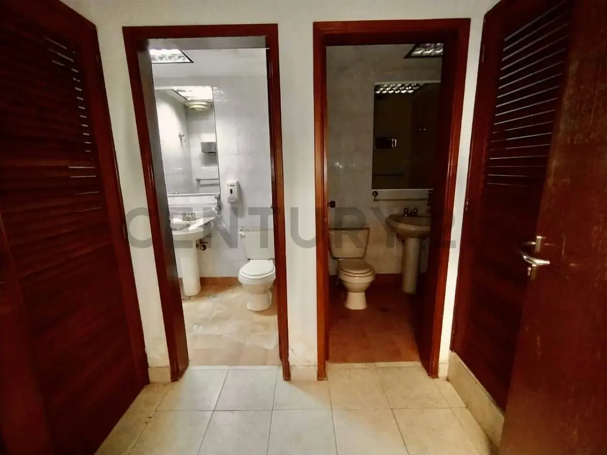 VENDE Moderna Oficina en Torre Claret Sector 5 de Julio - 16