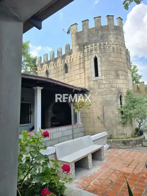 En venta histórico inmueble medieval de la tierra de nubes Municipio Escuque - 2