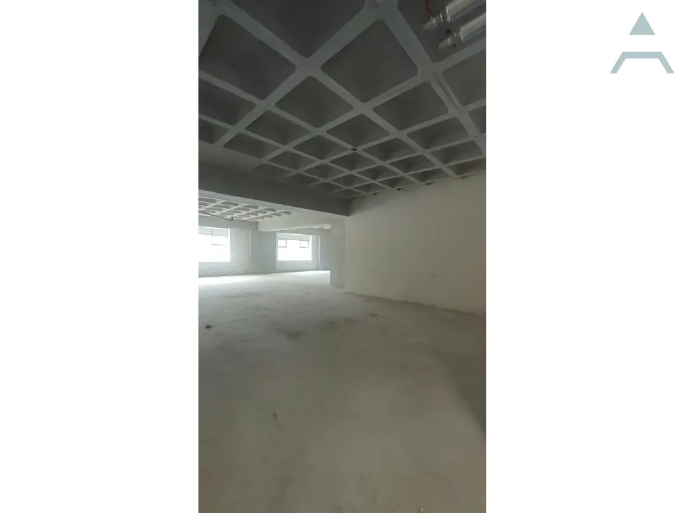 Se alquila Oficina 220m² Las Mercedes - 3