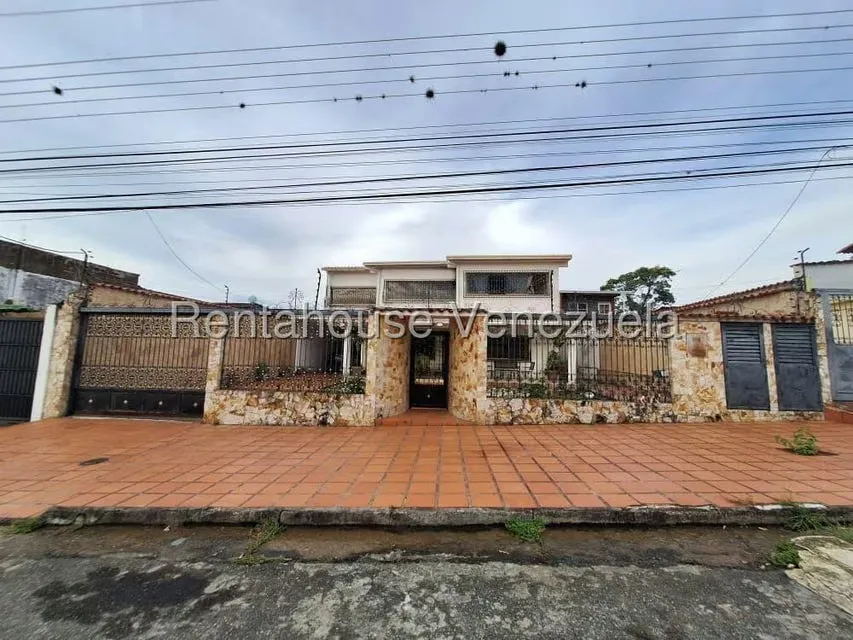 Casa (Multipes Niveles) en Venta en Buenos Aires, Merida - 2