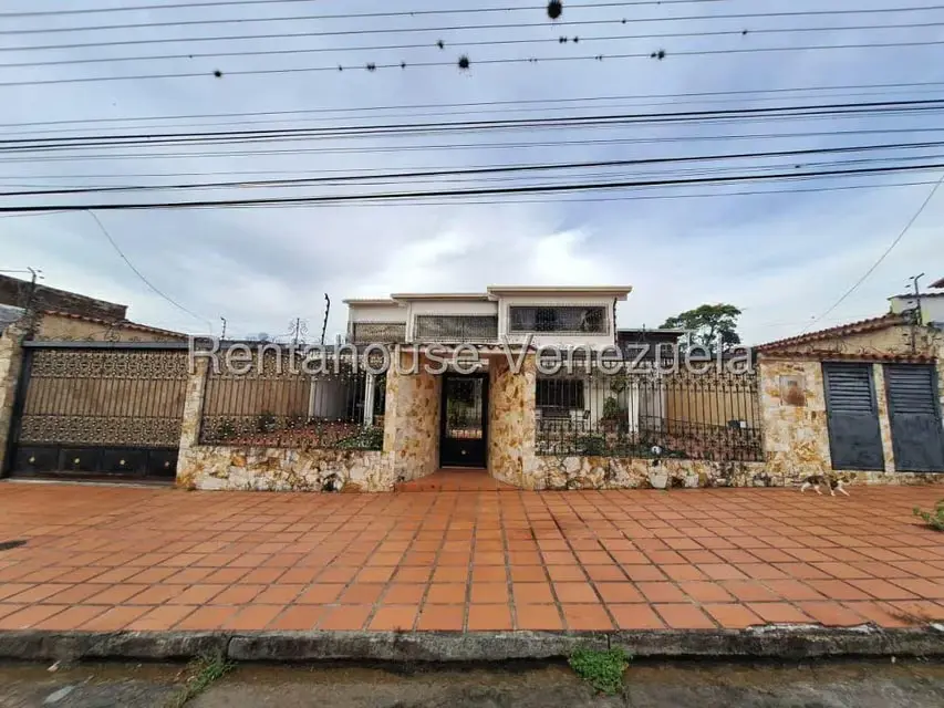 Casa (Multipes Niveles) en Venta en Buenos Aires, Merida - 2