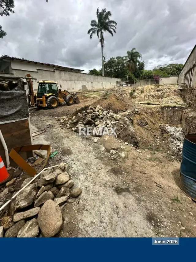 CASA DE LUJO EN CONSTRUCCIÓN – LA FLORESTA - 4