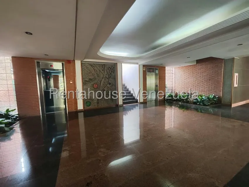 Apartamento (1 Nivel) en Alquiler en Campo Alegre, Distrito Metropolitano - 3