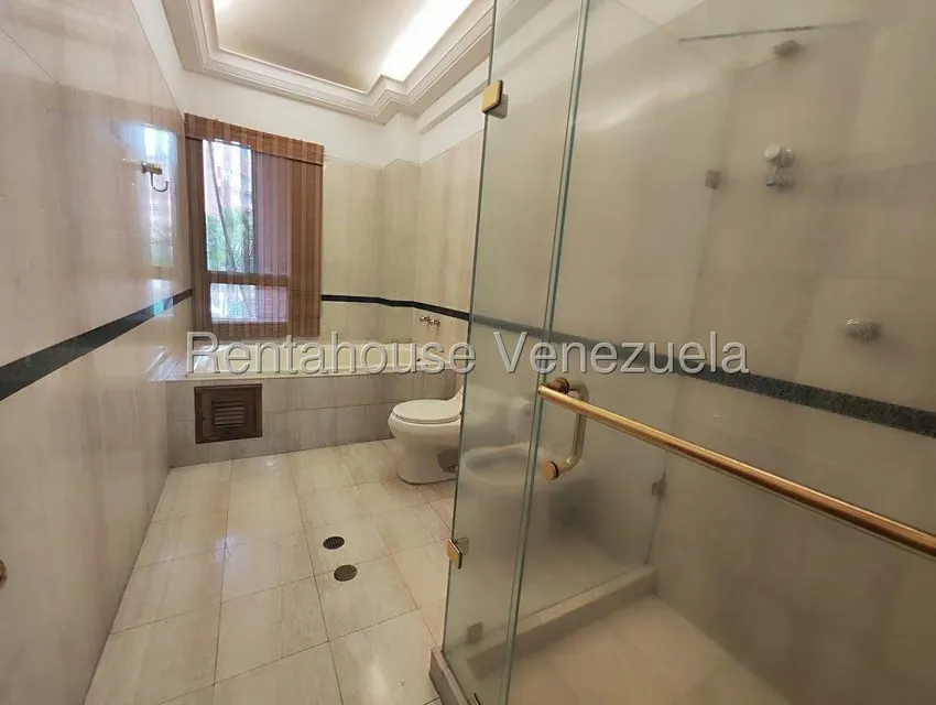 Apartamento (1 Nivel) en Alquiler en Campo Alegre, Distrito Metropolitano - 35