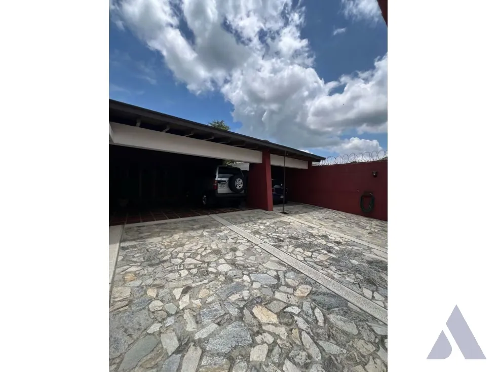 Se vende casa 550m2 La Lagunita 5003 - 29