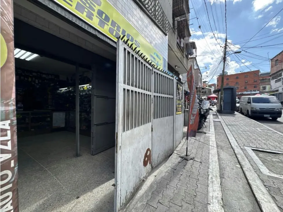 Edifcio Comercial Venta Catia 368000$ aceptamos financiamiento