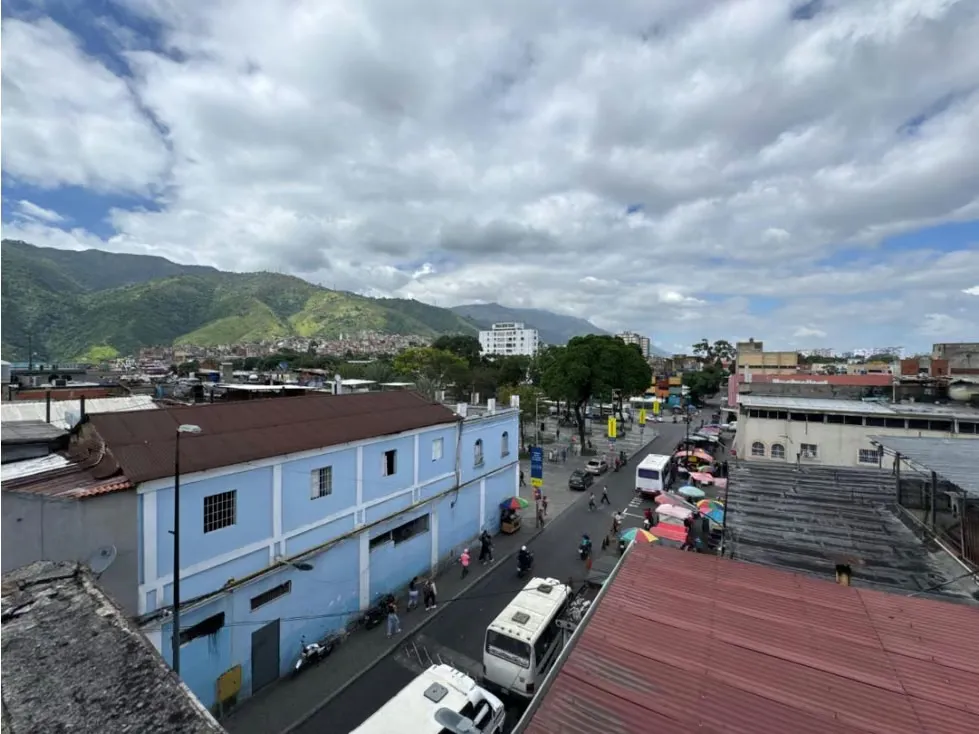 Edifcio Comercial Venta Catia 368000$ aceptamos financiamiento - 27