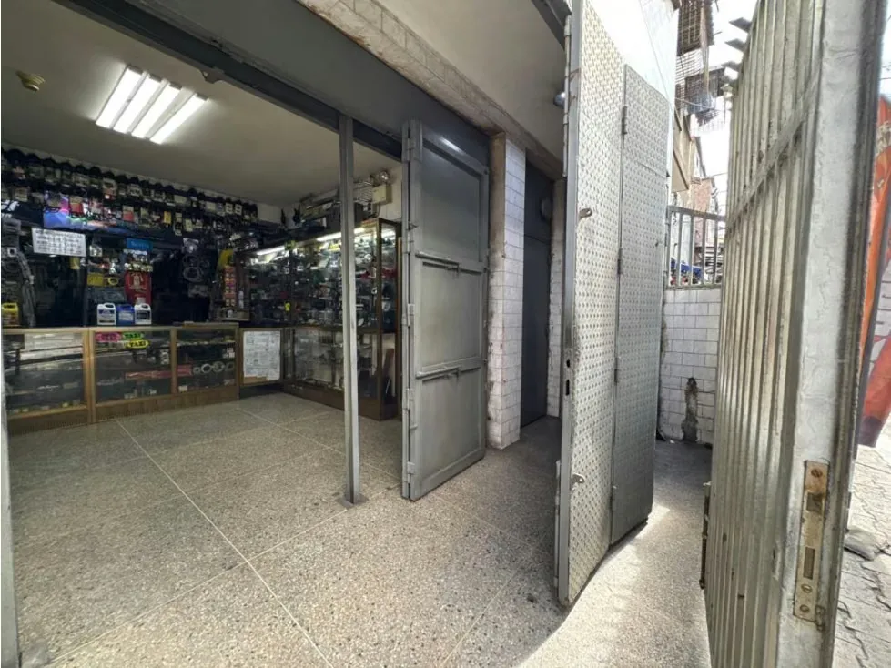 Edifcio Comercial Venta Catia 368000$ aceptamos financiamiento - 6