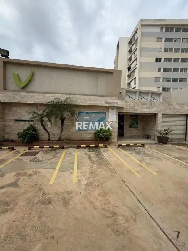 LOCAL COMERCIAL EN VENTA SECTOR VALLE FRIO MARACAIBO