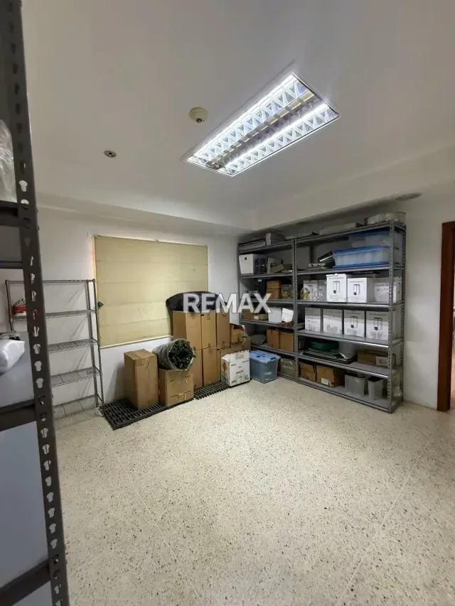LOCAL COMERCIAL EN VENTA SECTOR VALLE FRIO MARACAIBO - 12