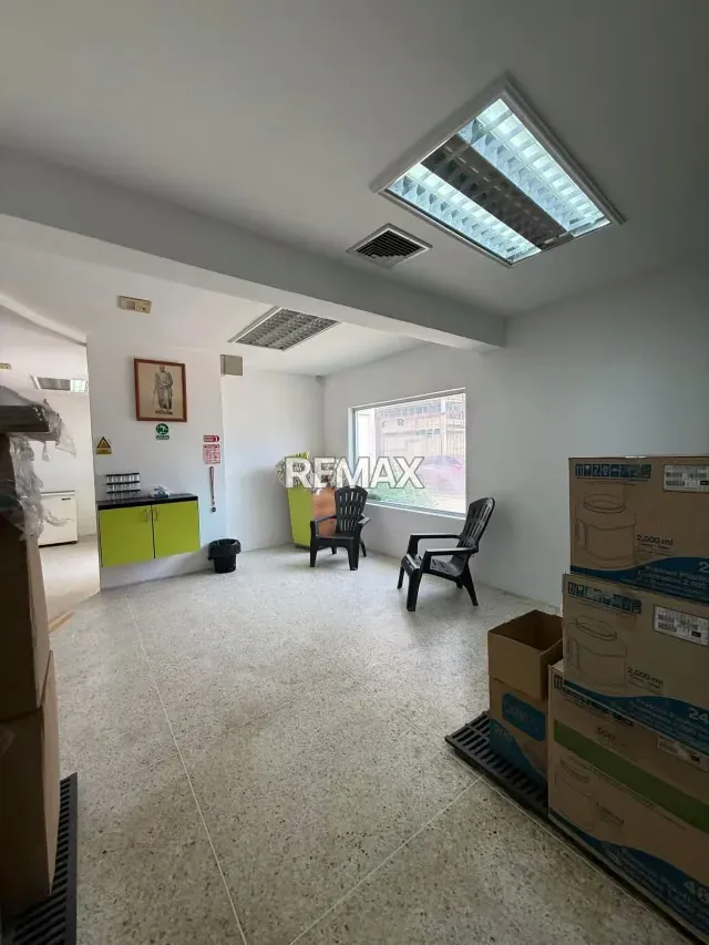 LOCAL COMERCIAL EN VENTA SECTOR VALLE FRIO MARACAIBO - 14