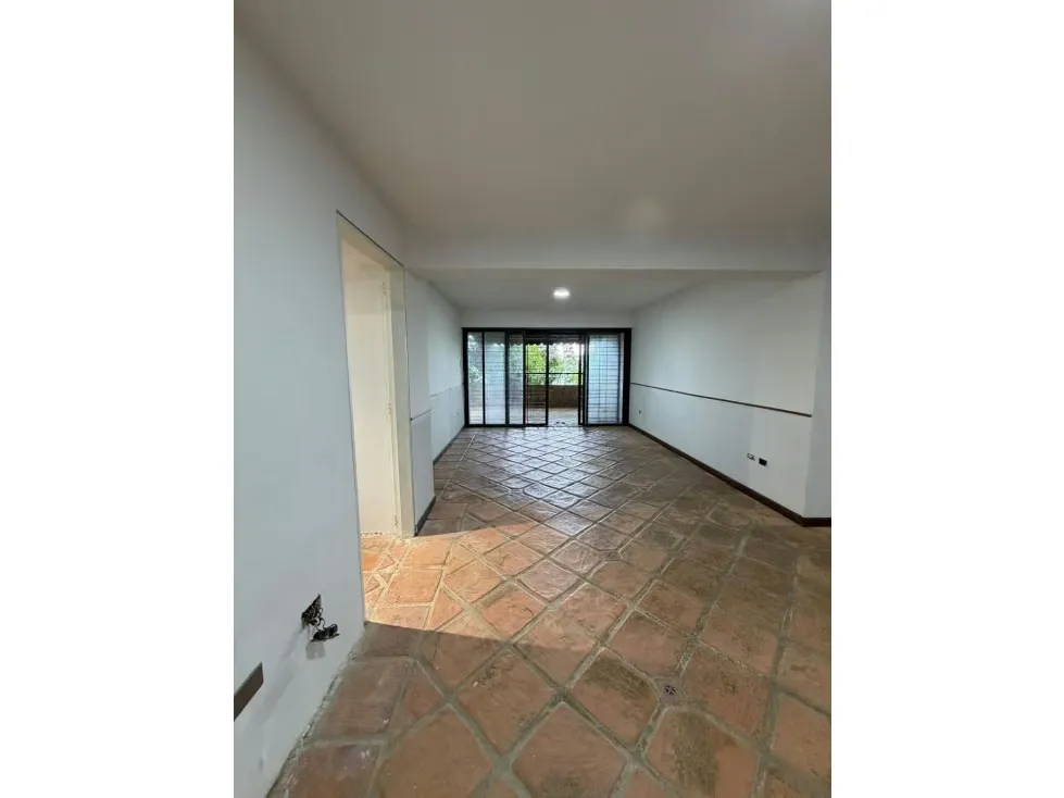 Vendo apartamento para remodelar 200m2 La Unión 3274 - 2