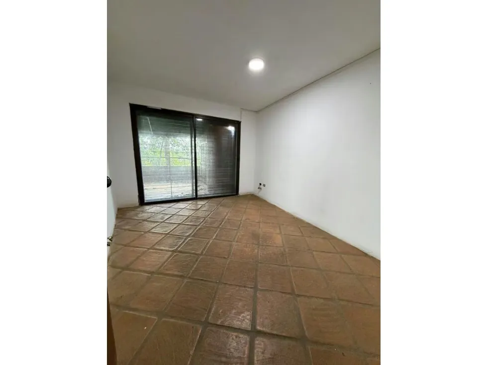 Vendo apartamento para remodelar 200m2 La Unión 3274 - 3