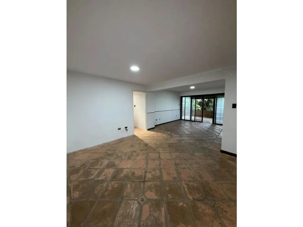 Vendo apartamento para remodelar 200m2 La Unión 3274 - 4