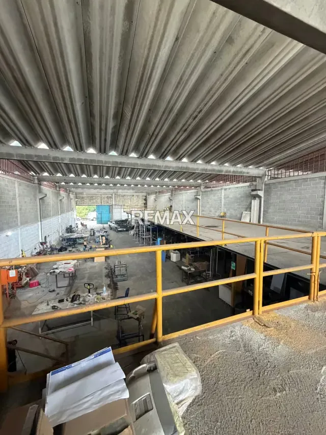 Venta de galpón zona industrial ll - 2
