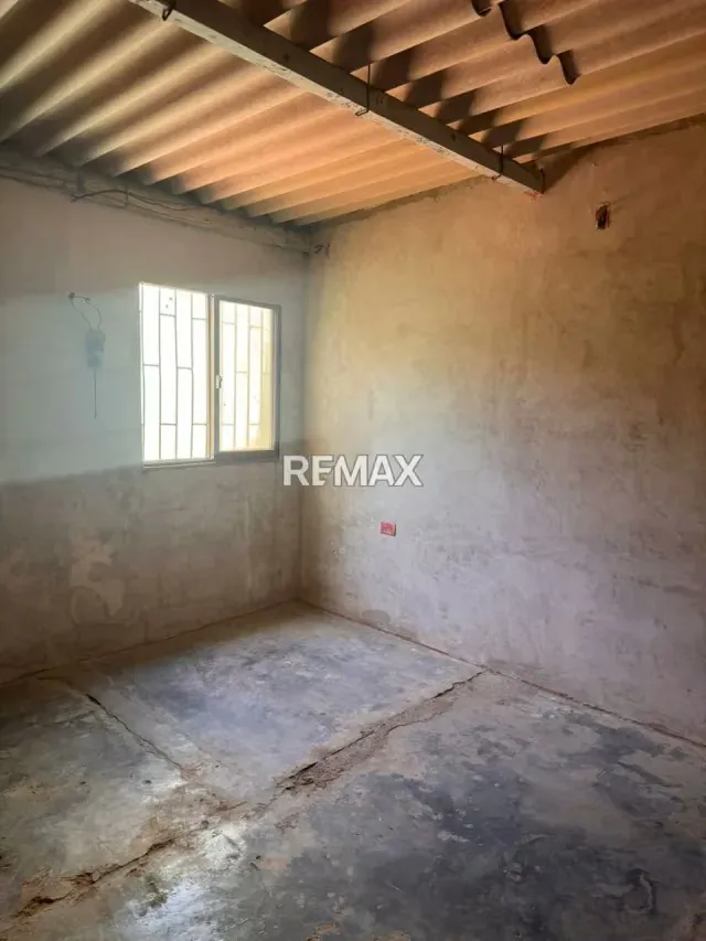 Local con casa y bienechuria disponible en Venta, ubicado en Antiguo Aeropuerto - 5