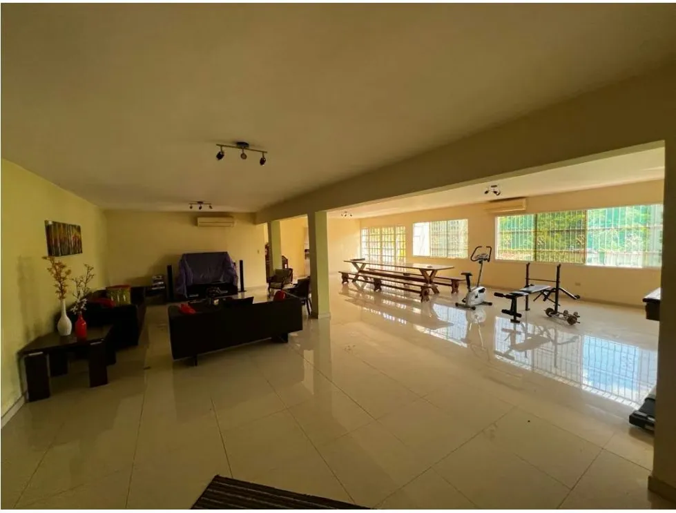 Alquilo casa 1.000m2 Colinas de Santa Monica 6909 - 9
