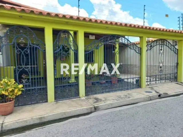 CASA QUINTA URBANIZACION LAS AVES LA MORITA I