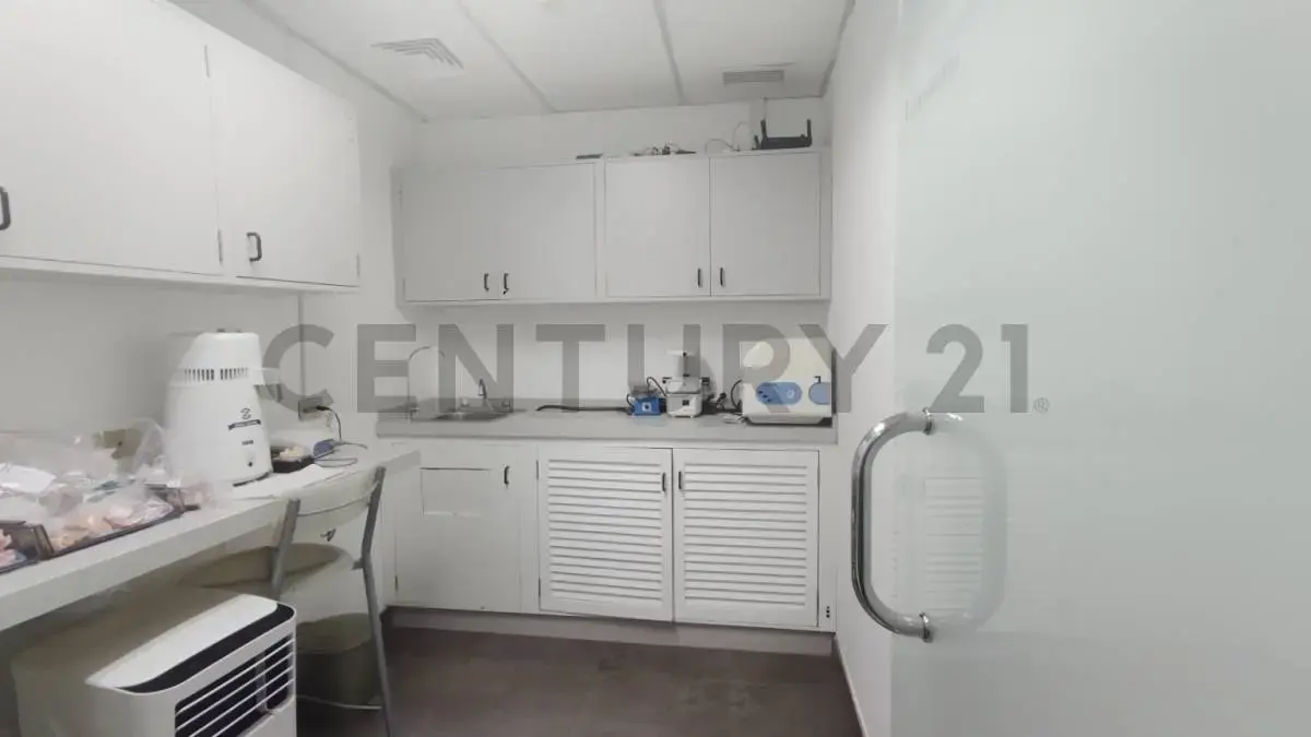 Prestigioso Centro Odontológico en Venta Ubicado en el C.C de Terrazas del Ávila - 3