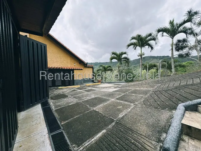 Casa (Multipes Niveles) en Venta en El Hatillo, Distrito Metropolitano - 2