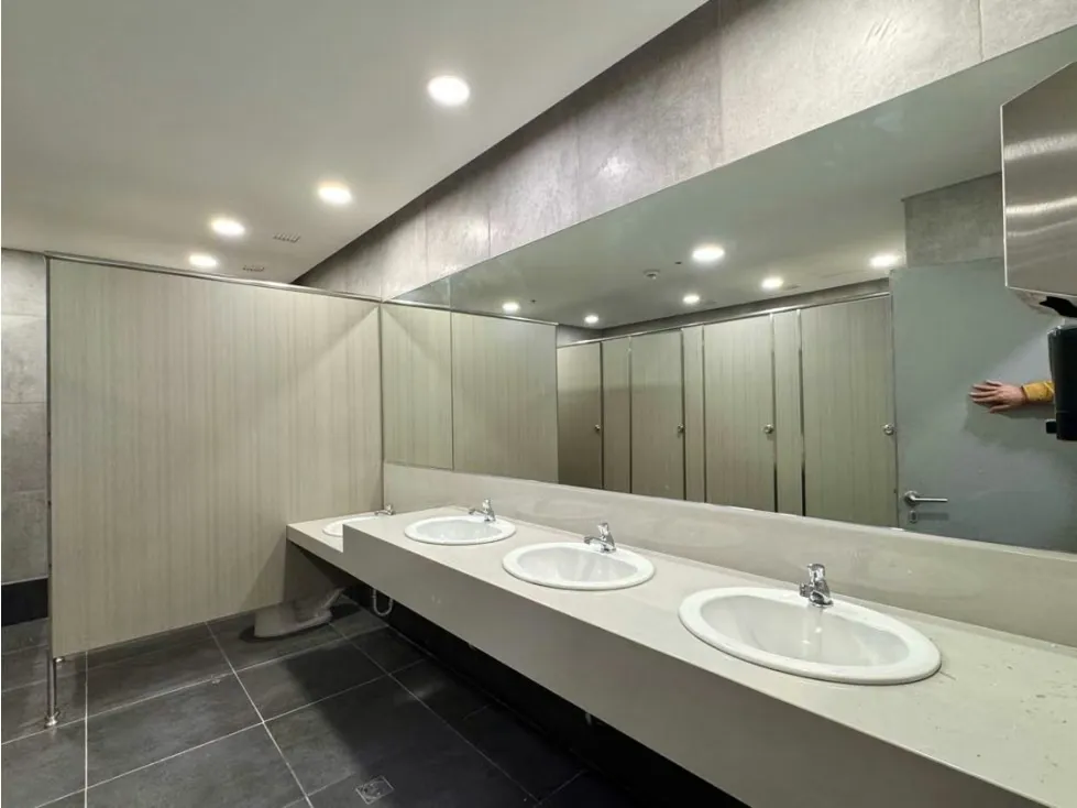 En Venta Piso Completo Oficinas. Campo Alegre - Chacao Caracas - 18