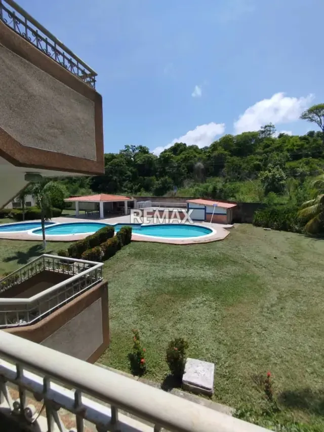 LINDO APARTAMENTO EN VENTA PARAISO SOL-HIGUEROTE - 2