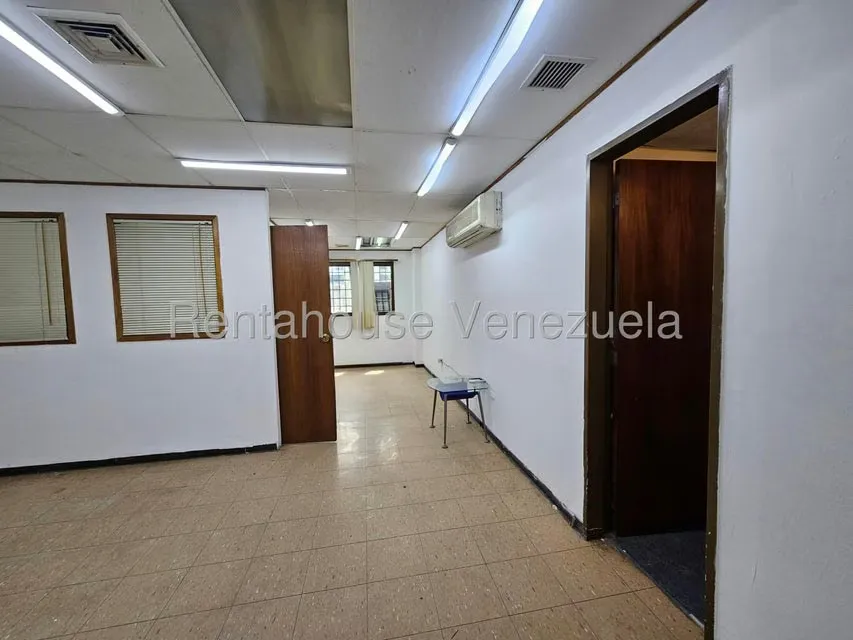 Oficina en Alquiler en Parroquia Catedral, Distrito Metropolitano - 9
