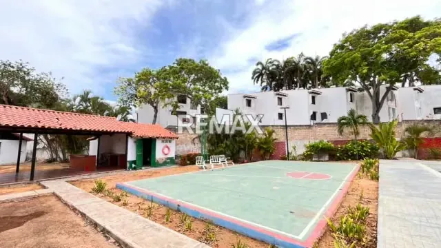 CAMINA A LA PLAYA Y A TODO, TH PARA REMODELAR EN LA MEJOR ZONA DE PAMPATAR - 18