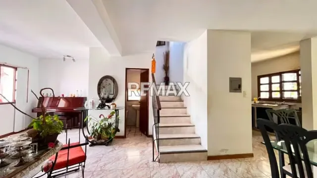CAMINA A LA PLAYA Y A TODO, TH PARA REMODELAR EN LA MEJOR ZONA DE PAMPATAR - 5