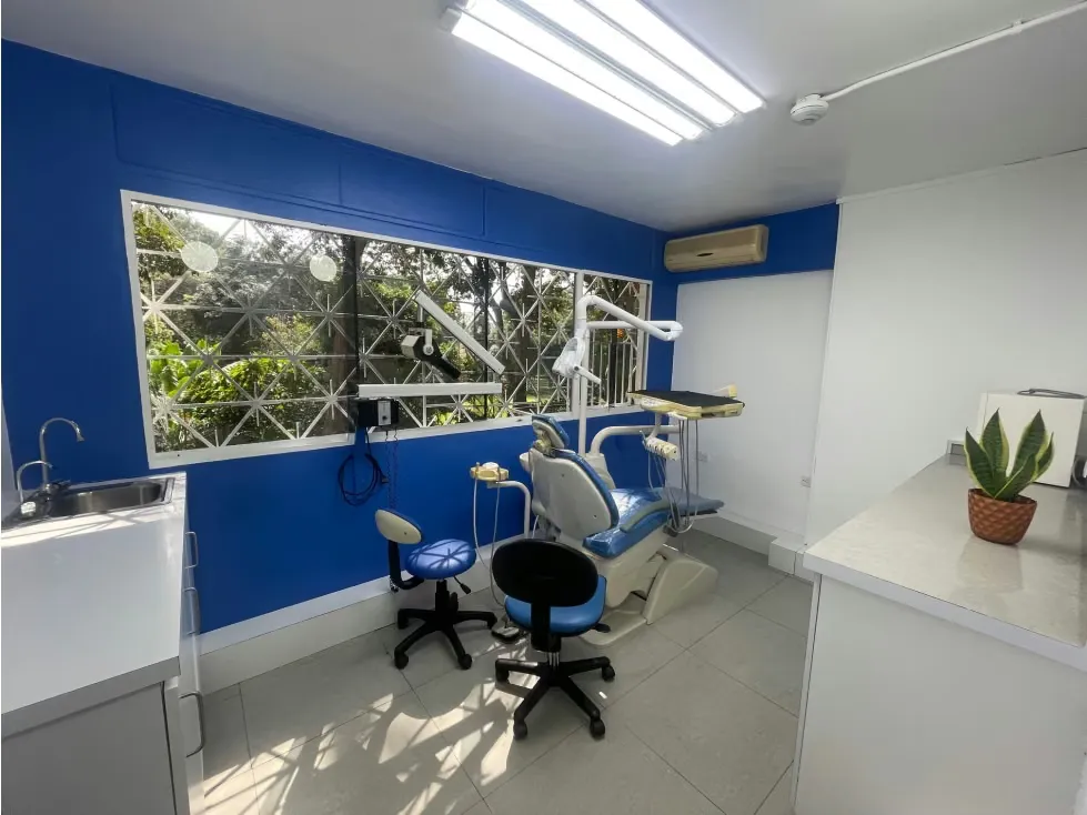 Se alquila consultorio 18m2 Altamira 2615