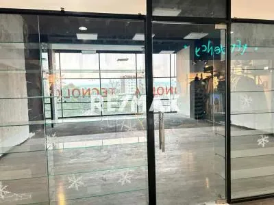 EN ALQUILER LOCALES COMERCIALES EN C.C CIUDAD CREPUSCULAR, ZONA CENTRO DE BARQUISIMETO. - 2