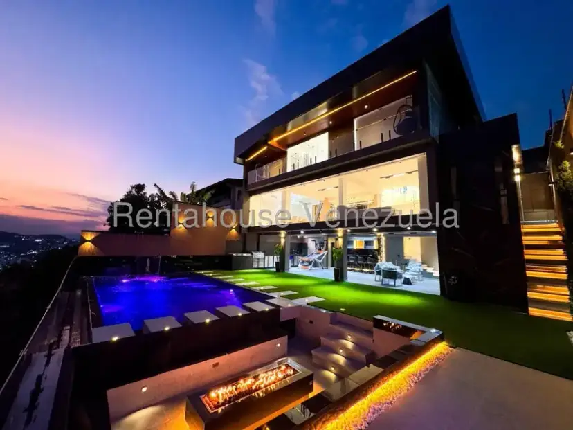 Casa (Multipes Niveles) en Venta en Los Naranjos del Cafetal, Distrito Metropolitano
