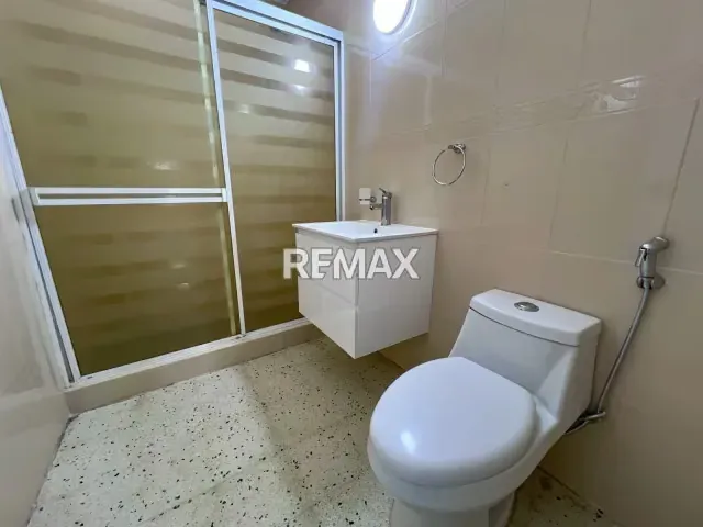 Casa duplex en alquiler en la Avenida El Milagro, Maracaibo - 13