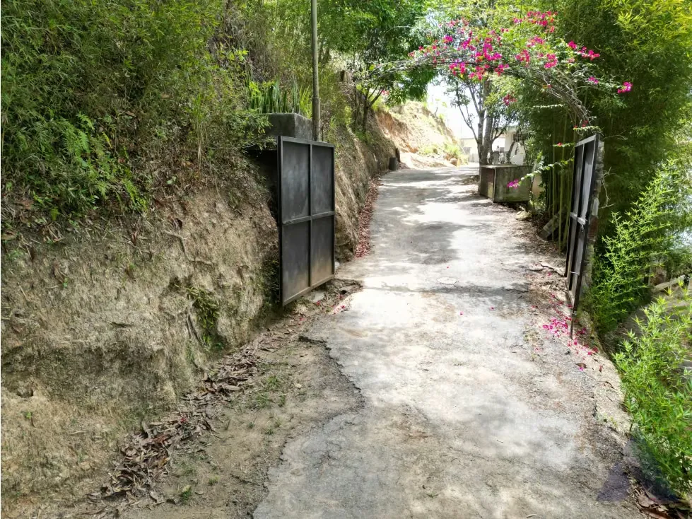 Vendo edificio residencial 750m2 Oripoto 0784 - 5