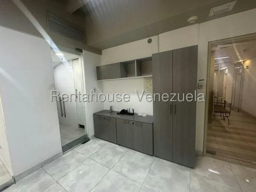 Oficina en Venta en Santa Paula, Distrito Metropolitano - 11