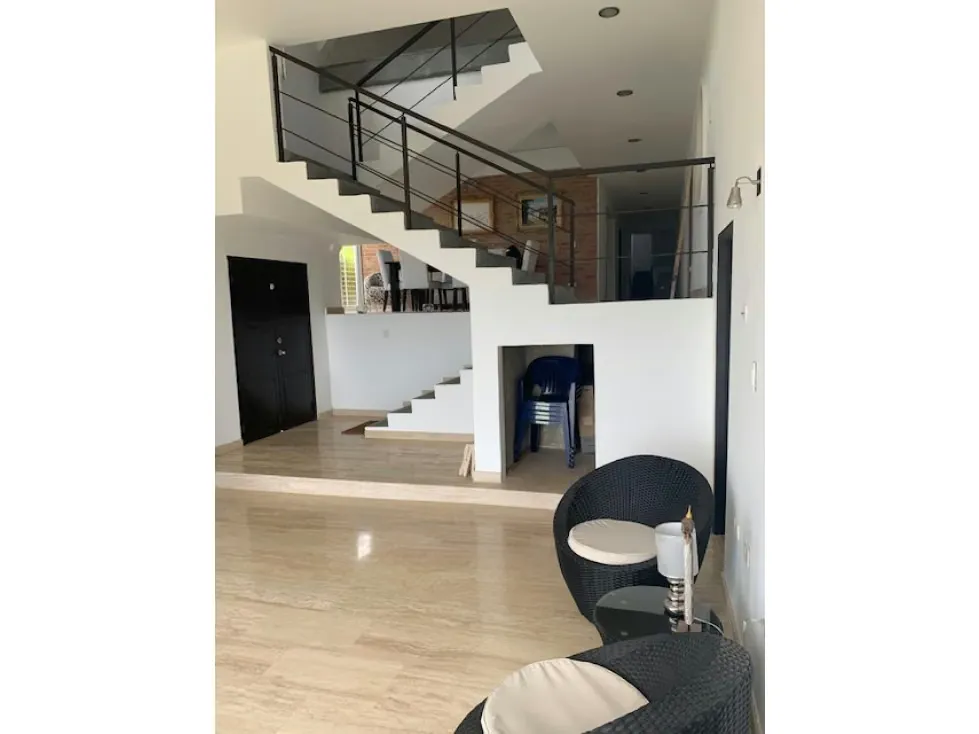 Vendo Casa de 3 Niveles en Urbanización Oripoto - 13