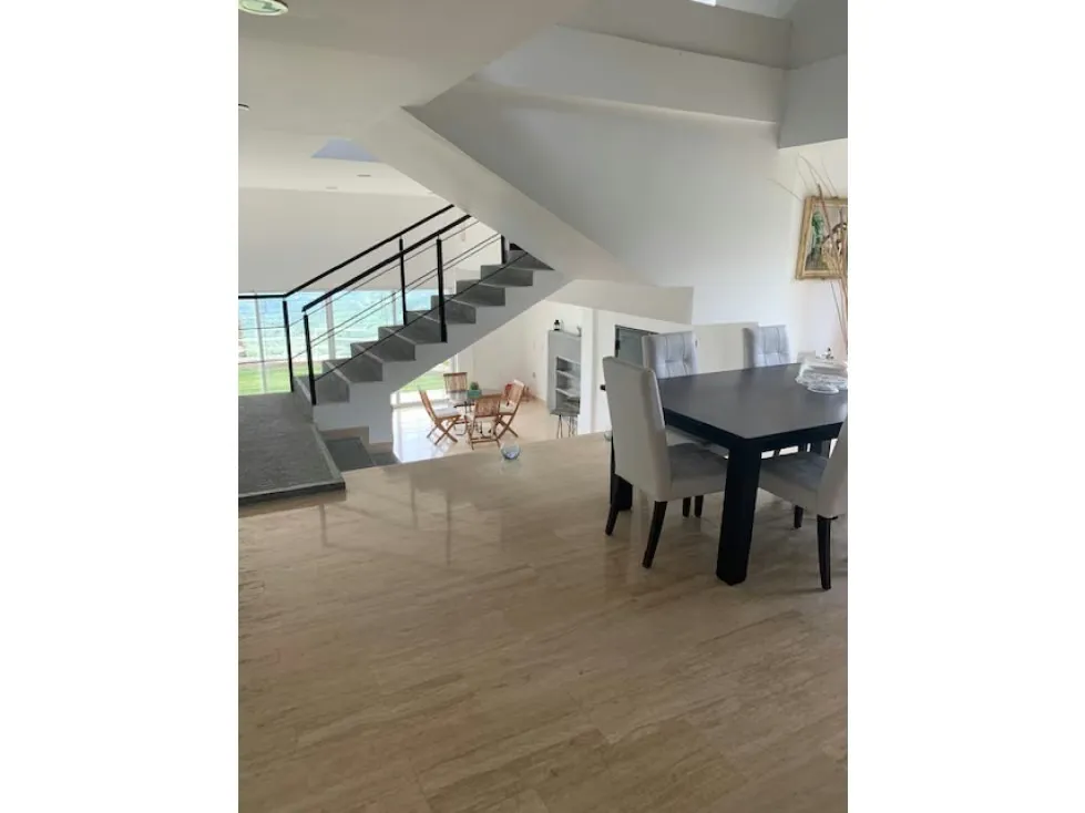 Vendo Casa de 3 Niveles en Urbanización Oripoto - 14